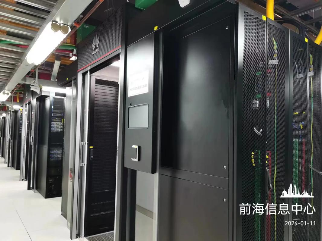 智能化弱電工程施工現場 鐵漢柔情下的精密交響